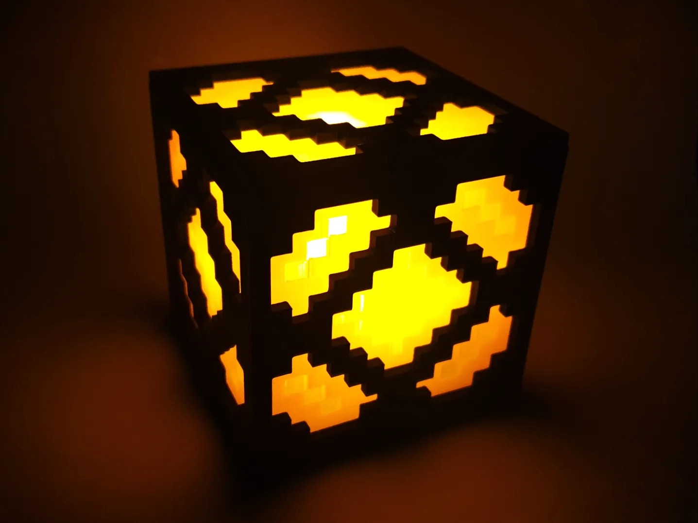 Minecraft Redstone Lamp – Gaming Desk Light & Decor