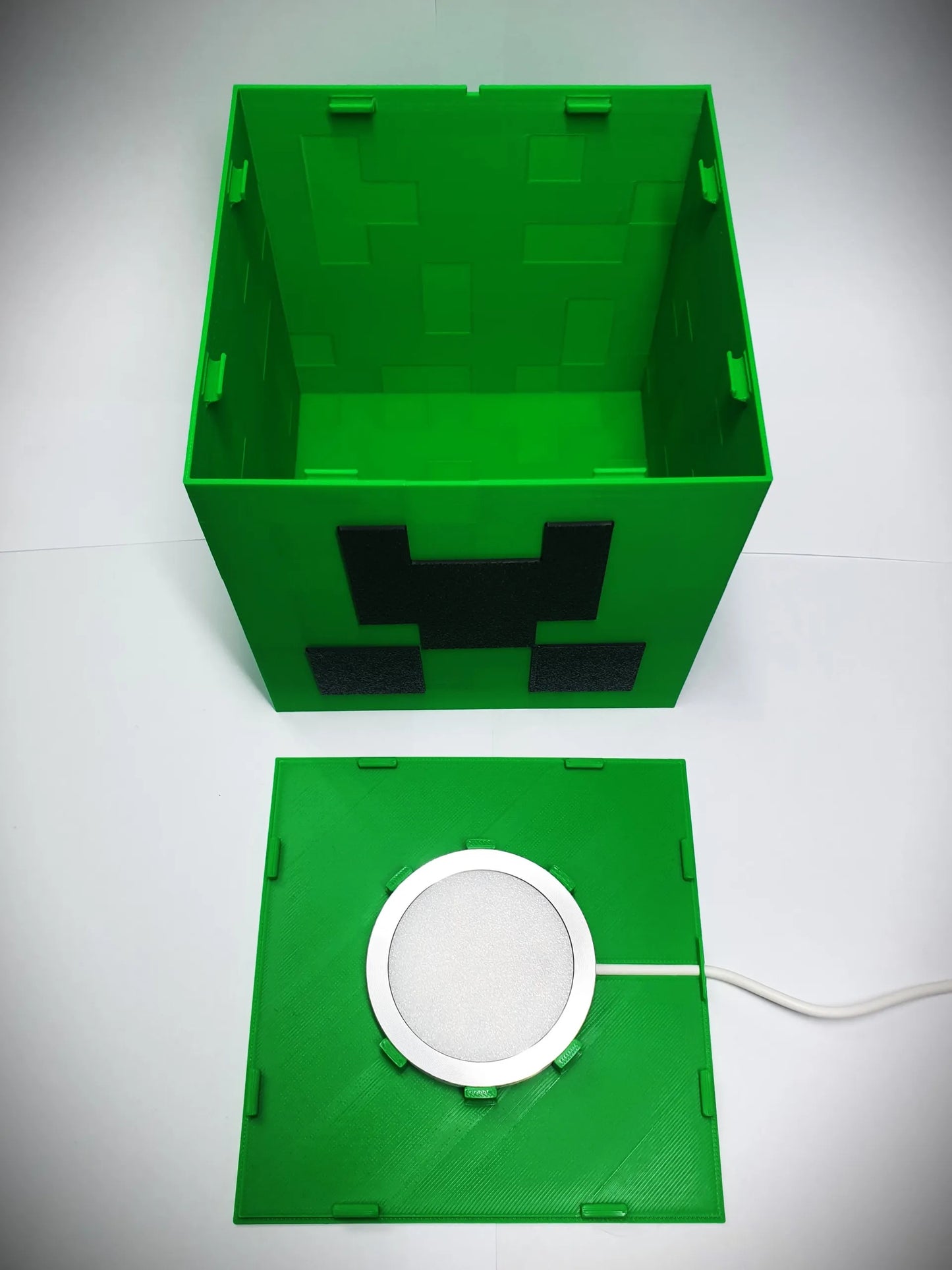 Creeper Lamp Gaming Décor – Pixel Style Desk Light (EU)
