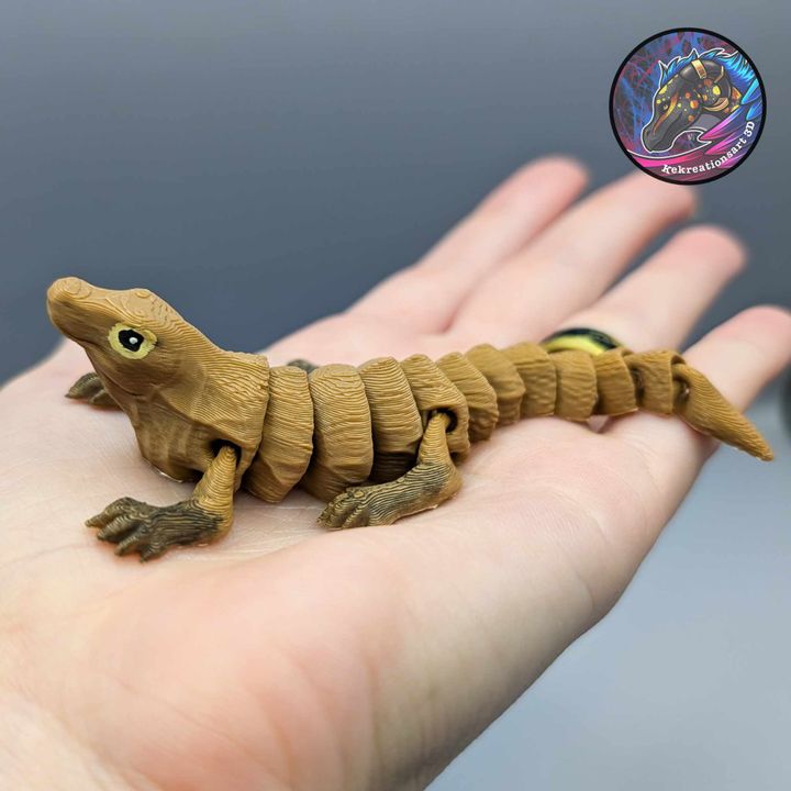 Baby Flexi Komodo Dragon Keychain – Mini Articulated Reptile Toy