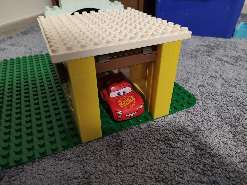 Duplo-Compatible Modular Garage Door