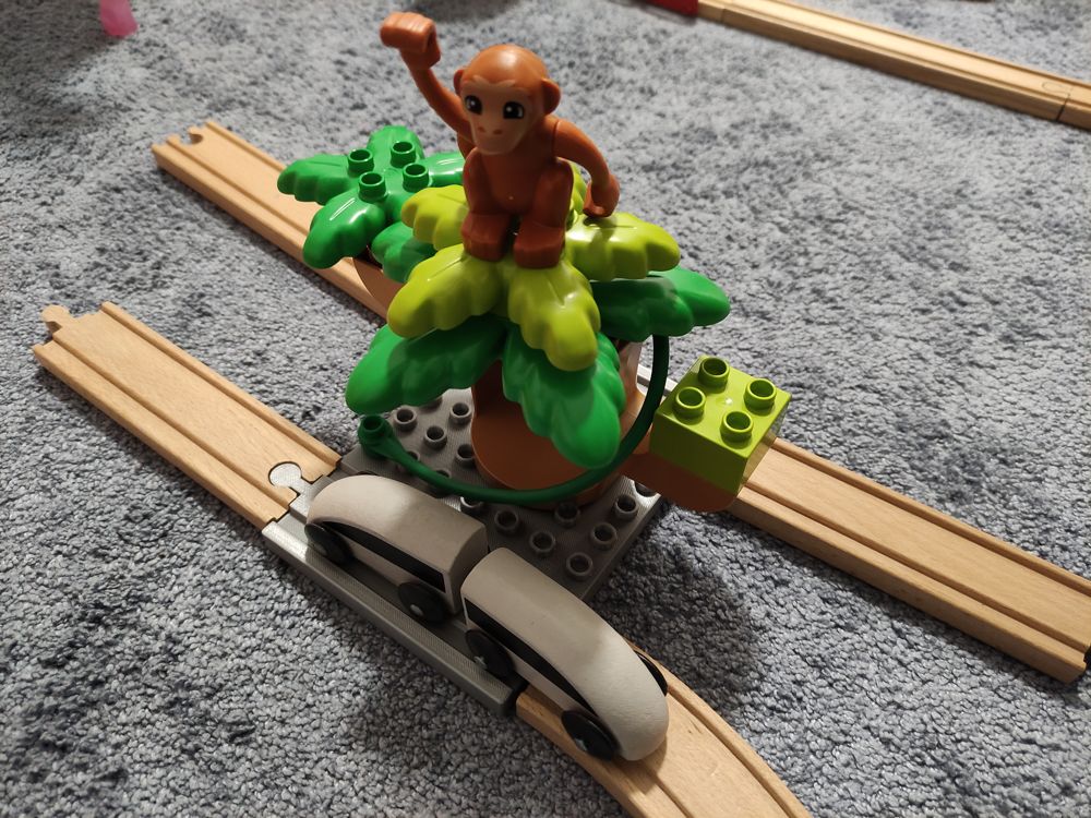 Brio & Duplo Train Station Base Adapter