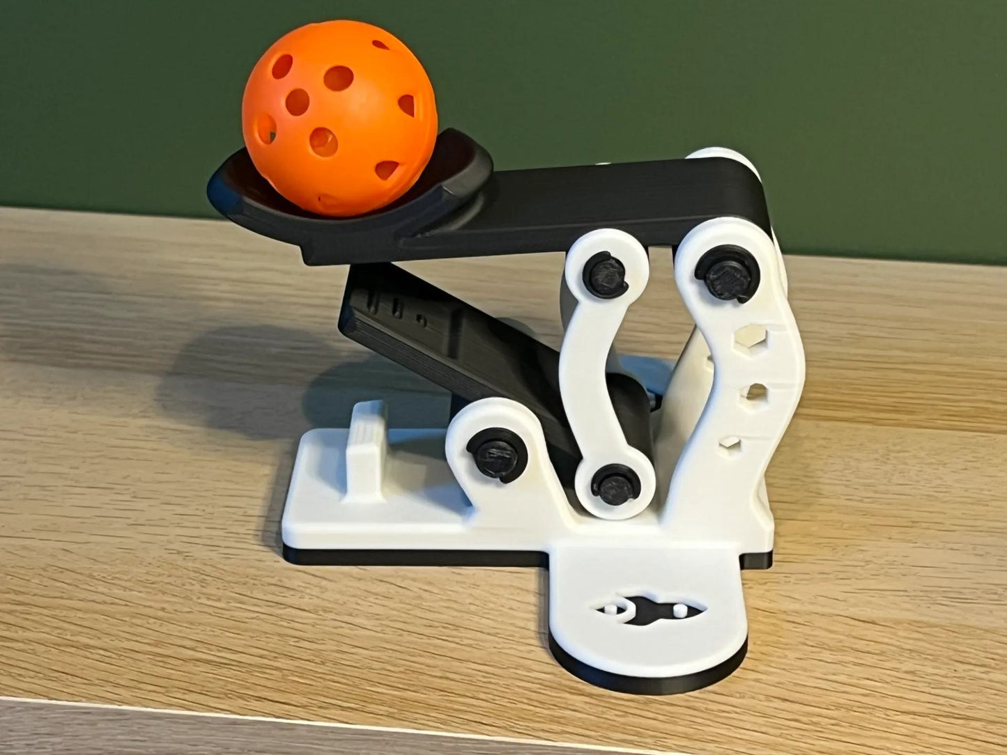 Desktop Pong Accessory – Pingpong Fling