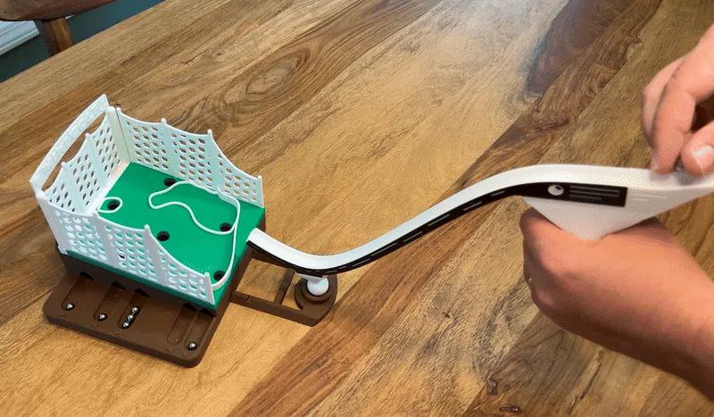 Mini Golf Desktop Game – Stylish TCG-style Fun