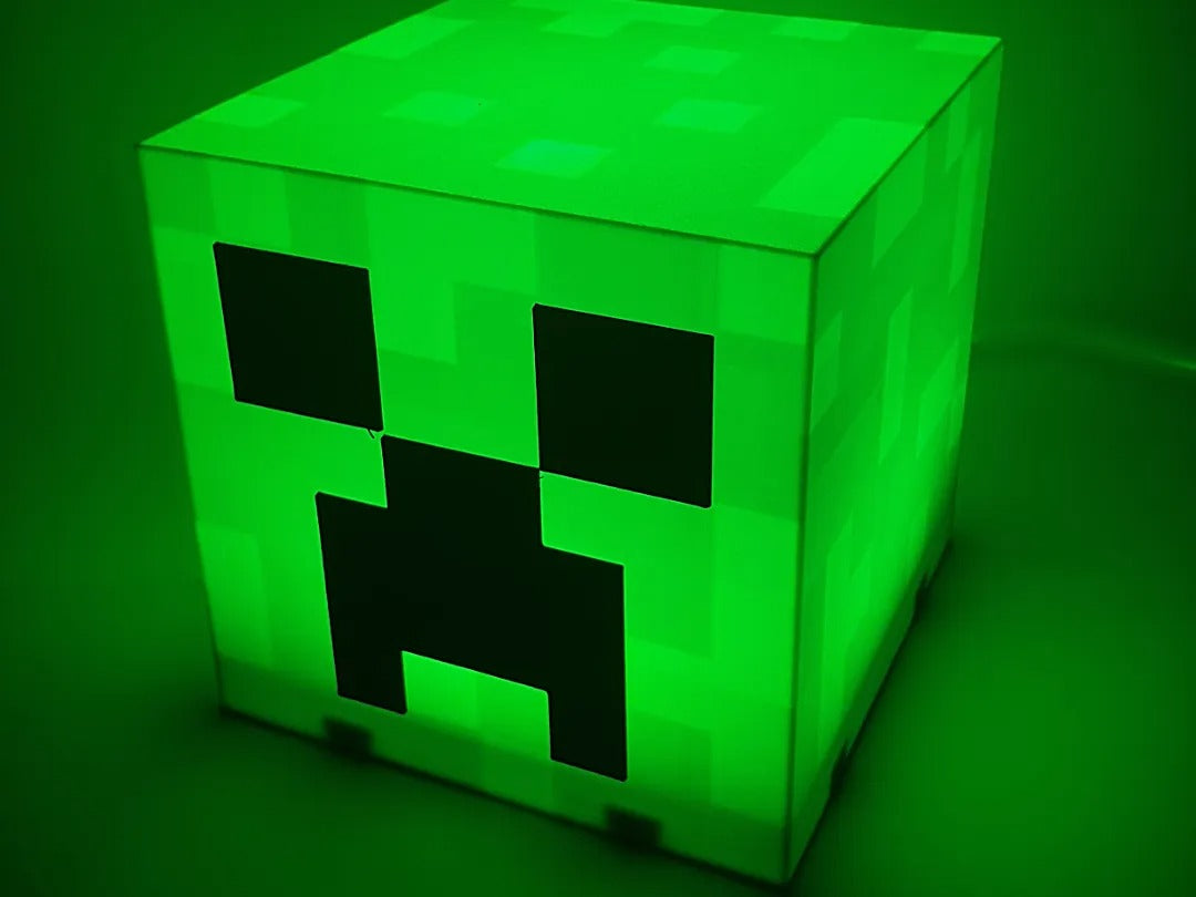 Creeper Lamp Gaming Décor – Pixel Style Desk Light (EU)