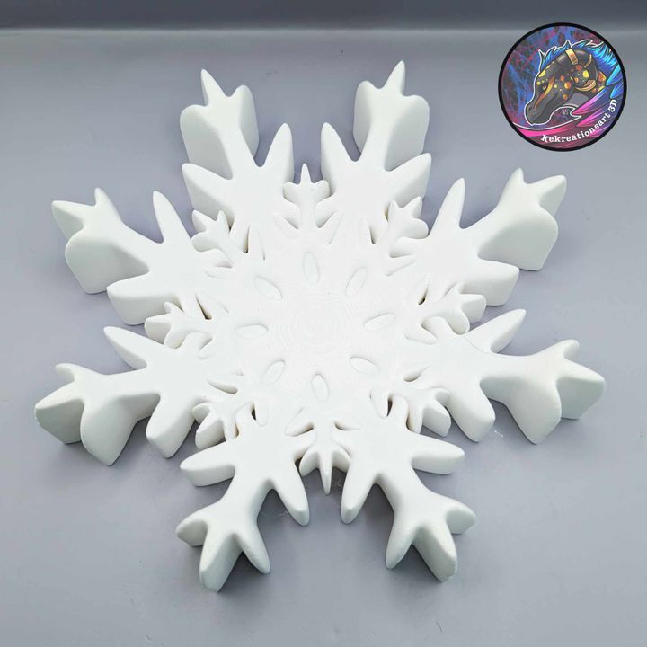 Snowflake Key Bowl – Elegant Winter-Inspired Organizer