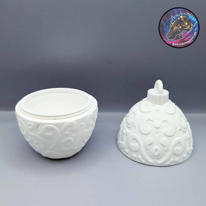 Decorative Egg Ornament – Elegant Collectible Home Accent