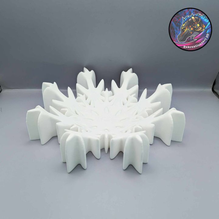 Snowflake Key Bowl – Elegant Winter-Inspired Organizer
