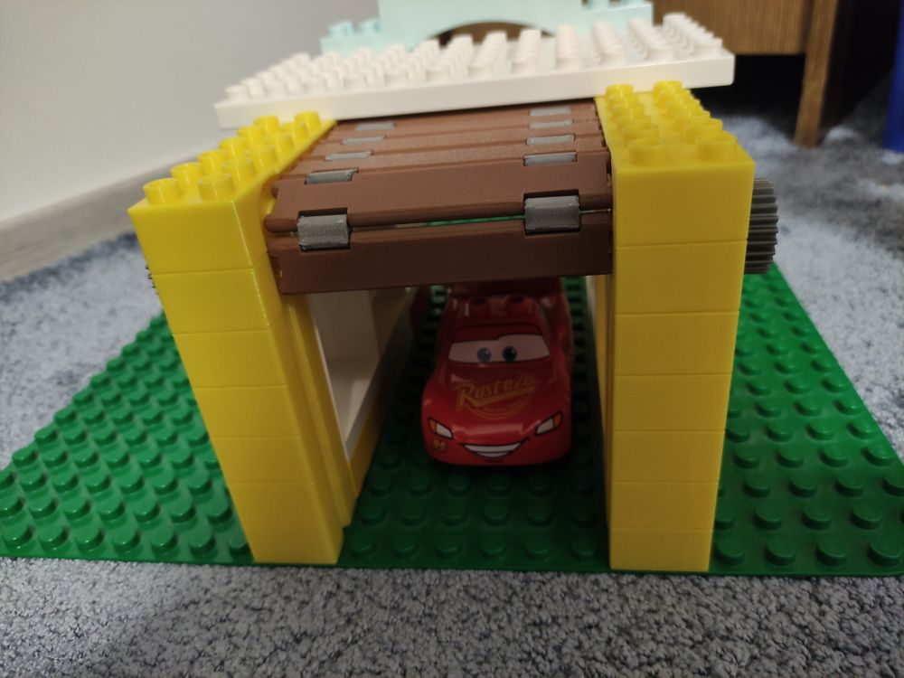 Duplo-Compatible Modular Garage Door