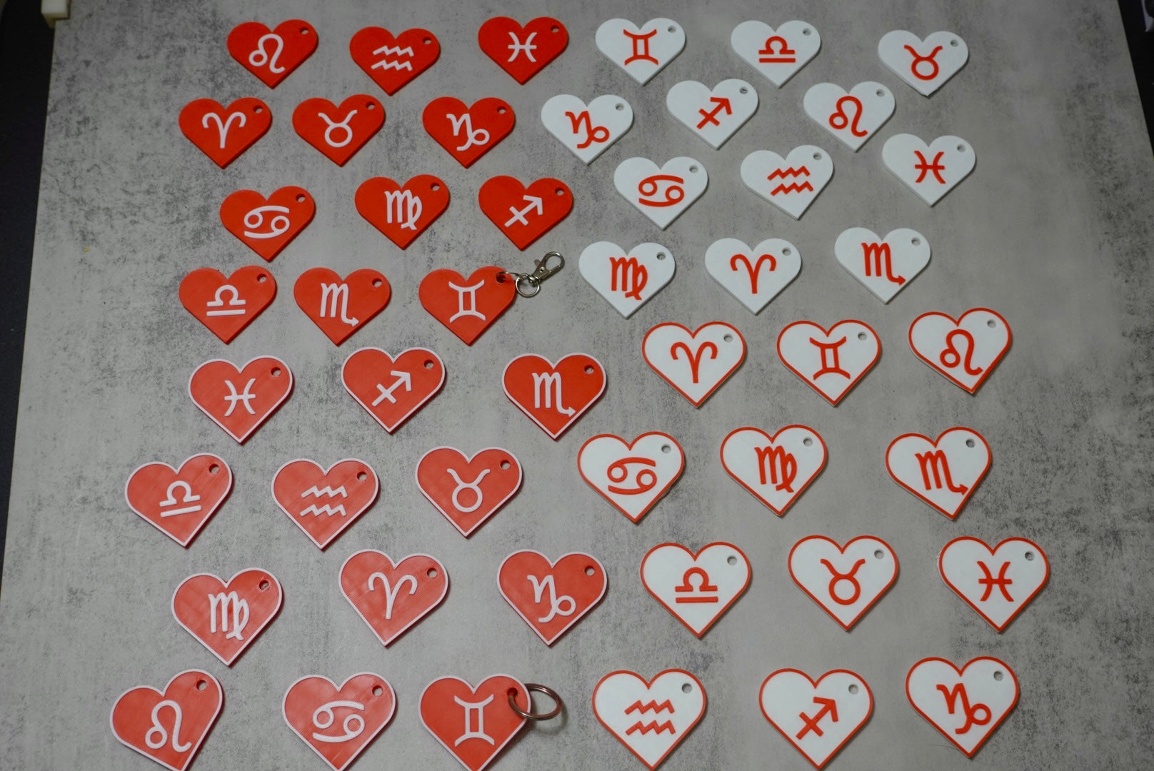 Zodiac Sign Keychain – Heart Accessory for Stylish You