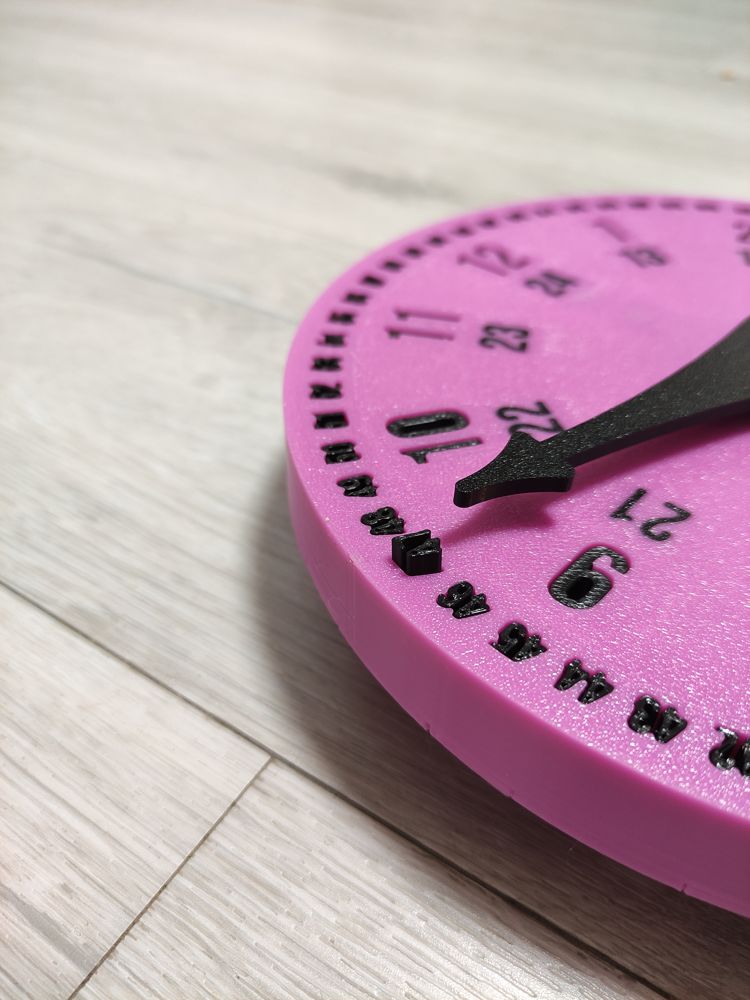 Teaching Clock with Lifting Numbers