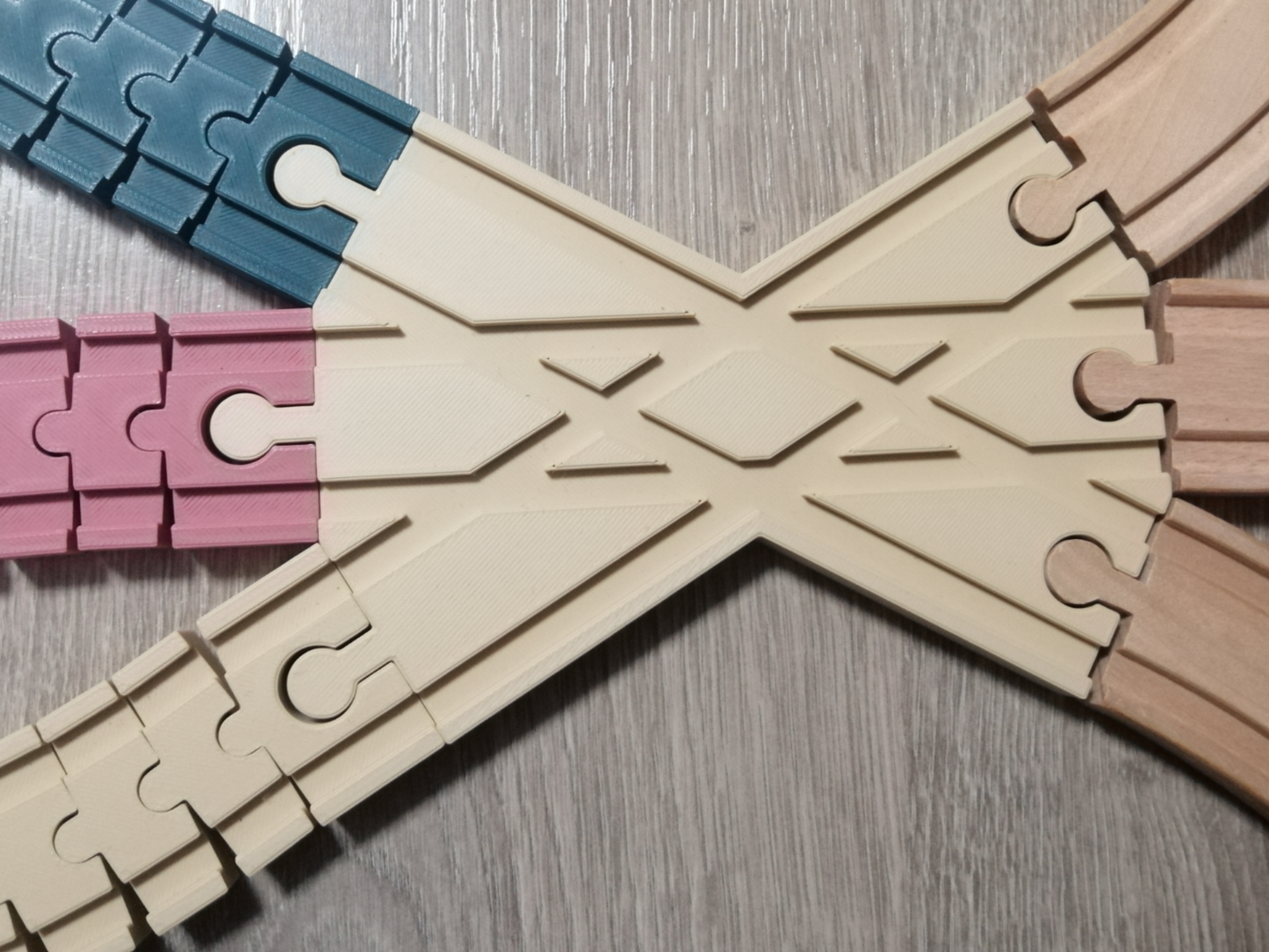 X Rail 3 Way Junction (Ikea, Brio compatible)